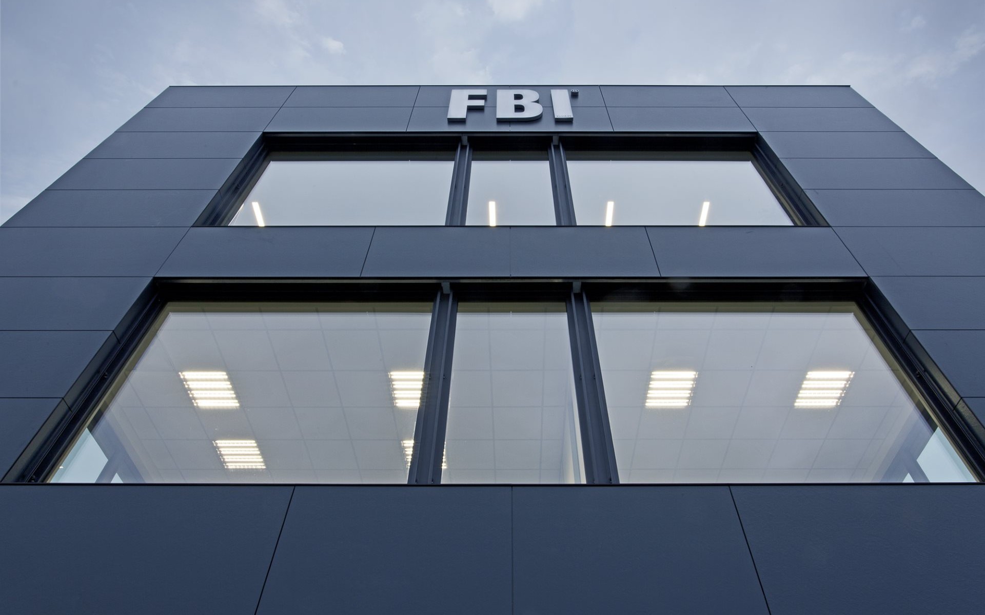 FBI Gebäude unten 2000pxa